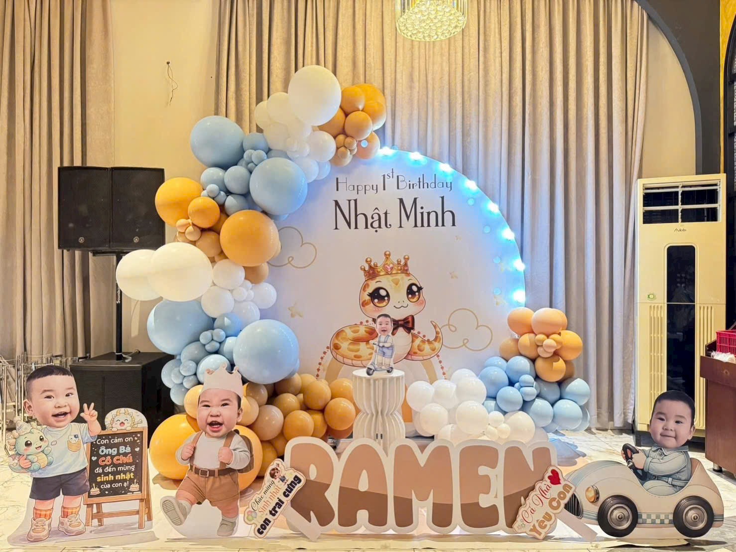 Trang trí thôi nôi bé tuổi tỵ concept rắn dễ thương hot trend tại vua party