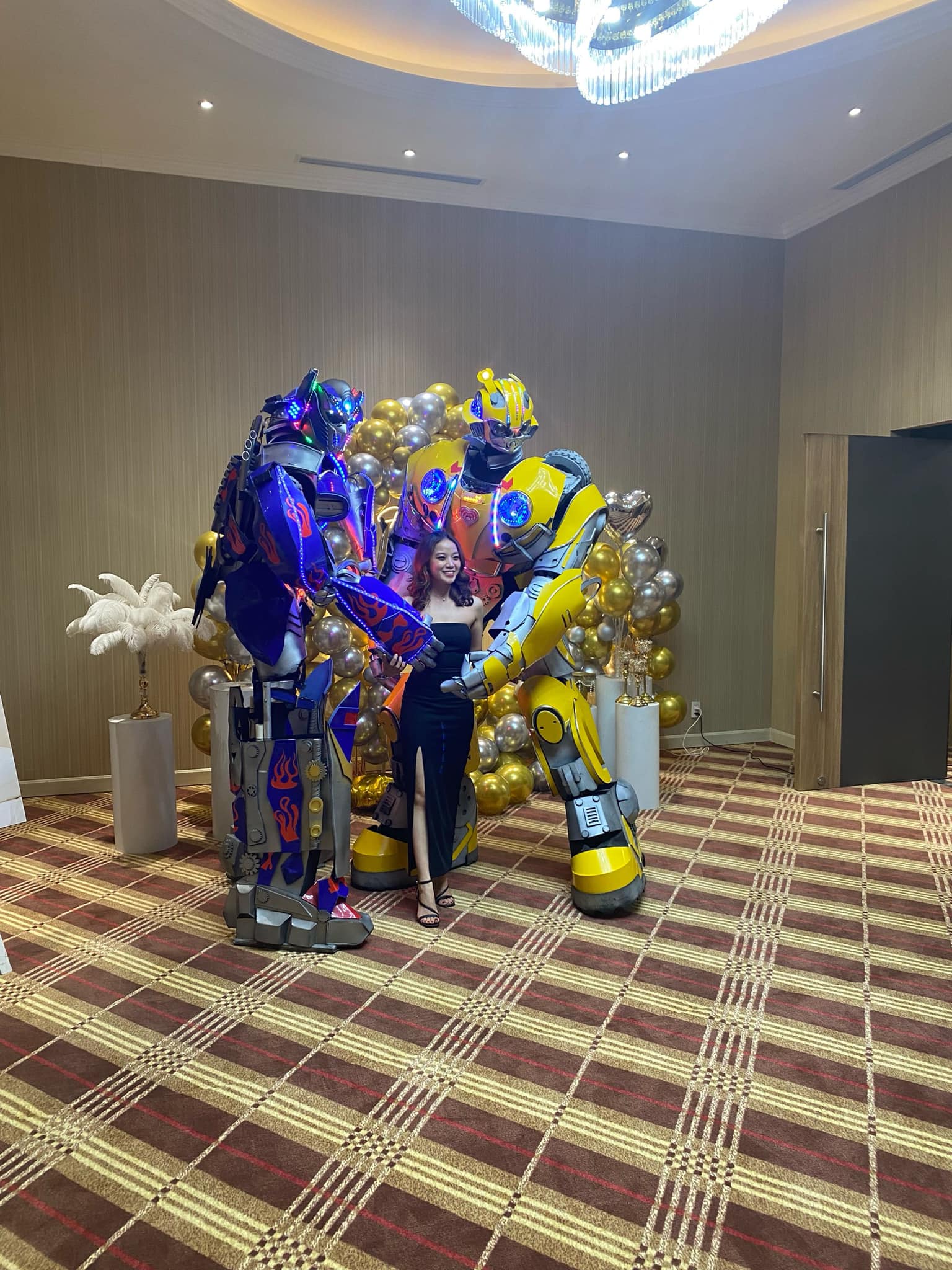 Thuê robot khổng lồ biểu diễn – điểm nhấn sự kiện cực hot 2026 | sinh nhật 5 sao