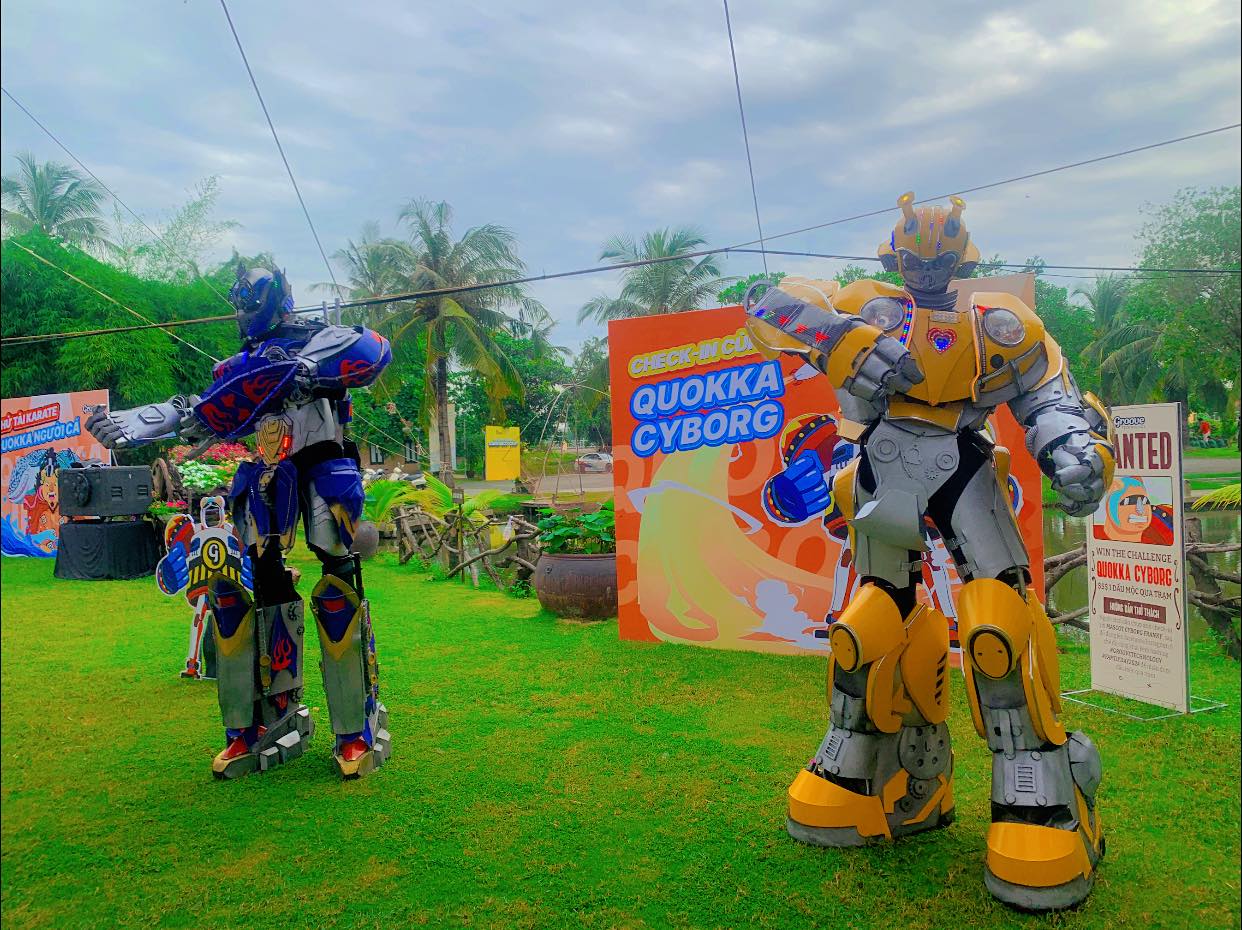 Thuê robot khổng lồ biểu diễn sự kiện – check-in cực chất cho sinh nhật & event