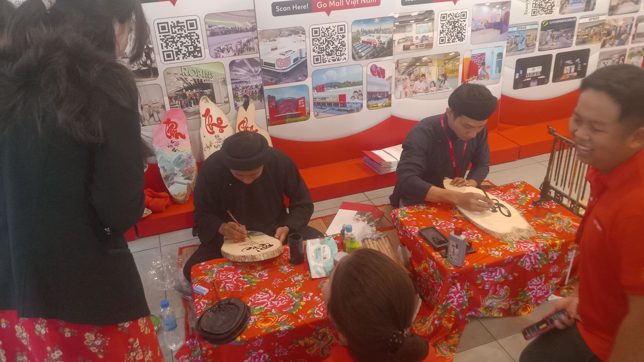 Thuê ông đồ viết thư pháp đầu năm 2026