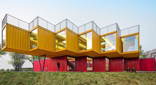 Bán Container Văn Phòng Cũ Giá Rẻ tại Hà Nội 21 Văn phòng làm từ container với màu sắc nổi bật, kiến trúc độc đáo