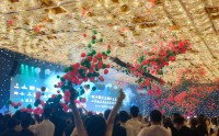 Dịch vụ bong bóng kéo lưới cho sự kiện tại tphcm chuyên nghiệp