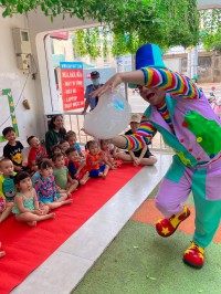 Thuê chú hề sinh nhật – biến bữa tiệc thành sân khấu tiếng cười!