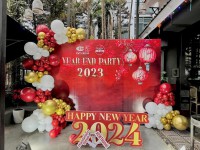 Top 15 mẫu trang trí year end party đẹp – sang trọng – chuẩn xu hướng 2025