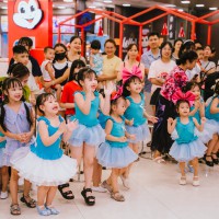 Chú hề hoạt náo