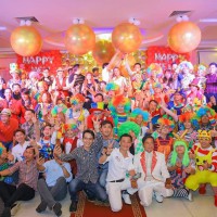 Chú hề hoạt náo noel